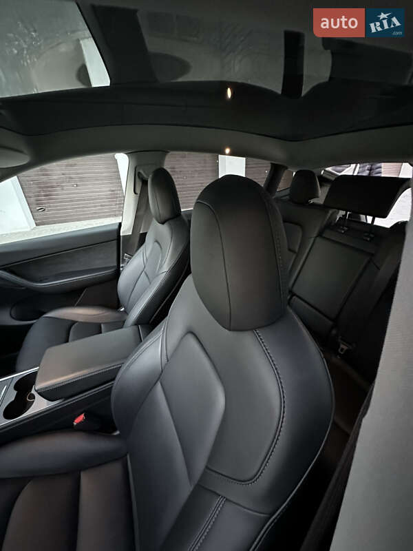 Внедорожник / Кроссовер Tesla Model Y 2021 в Днепре