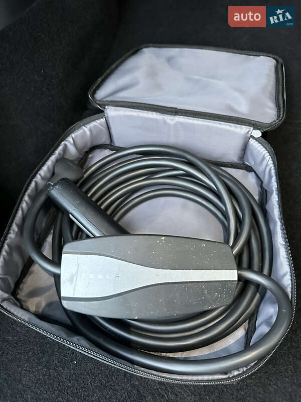 Внедорожник / Кроссовер Tesla Model Y 2021 в Днепре