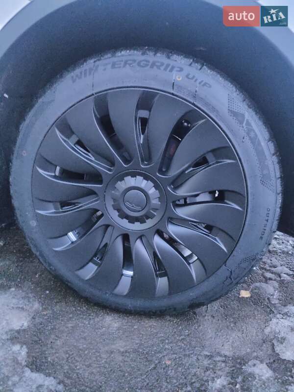 Внедорожник / Кроссовер Tesla Model Y 2022 в Чернигове