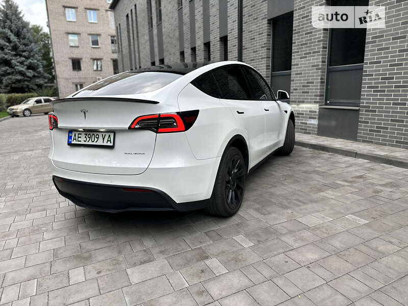 Позашляховик / Кросовер Tesla Model Y 2022 в Дніпрі