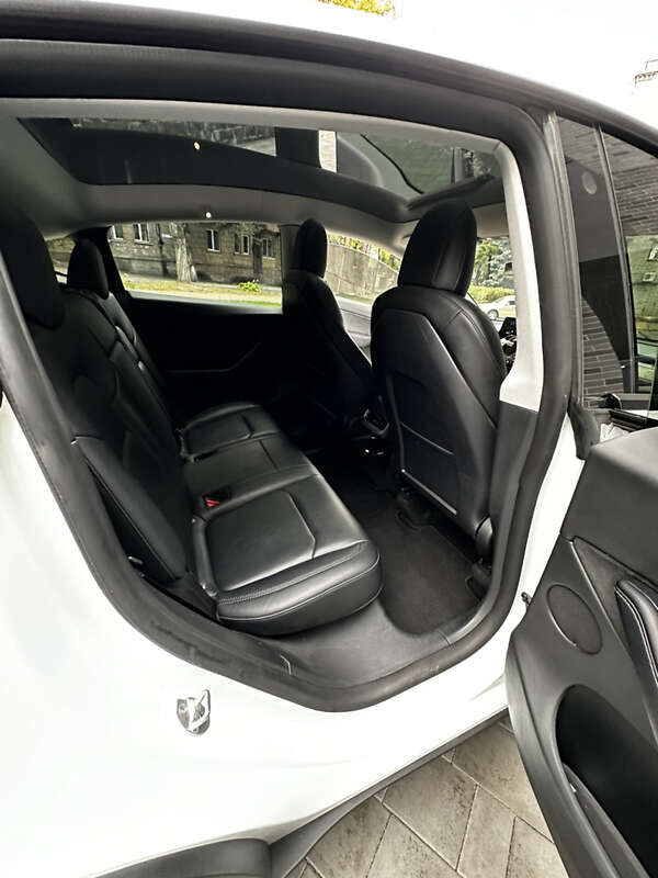 Позашляховик / Кросовер Tesla Model Y 2022 в Дніпрі