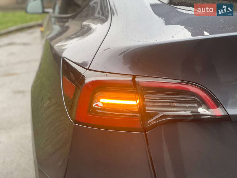 Внедорожник / Кроссовер Tesla Model Y 2021 в Киеве