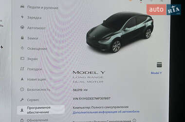 Внедорожник / Кроссовер Tesla Model Y 2021 в 