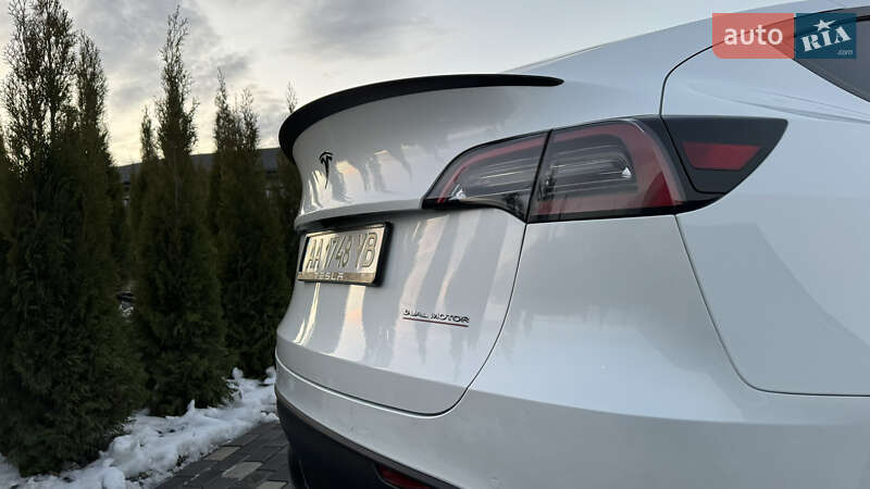 Позашляховик / Кросовер Tesla Model Y 2022 в Києві