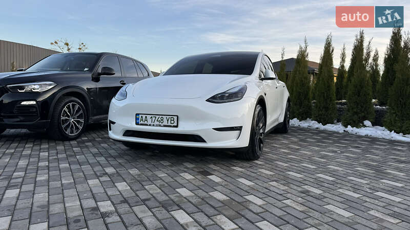 Позашляховик / Кросовер Tesla Model Y 2022 в Києві