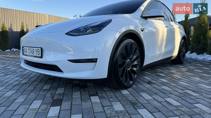 Позашляховик / Кросовер Tesla Model Y 2022 в Києві
