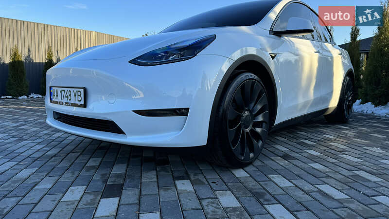 Позашляховик / Кросовер Tesla Model Y 2022 в Києві