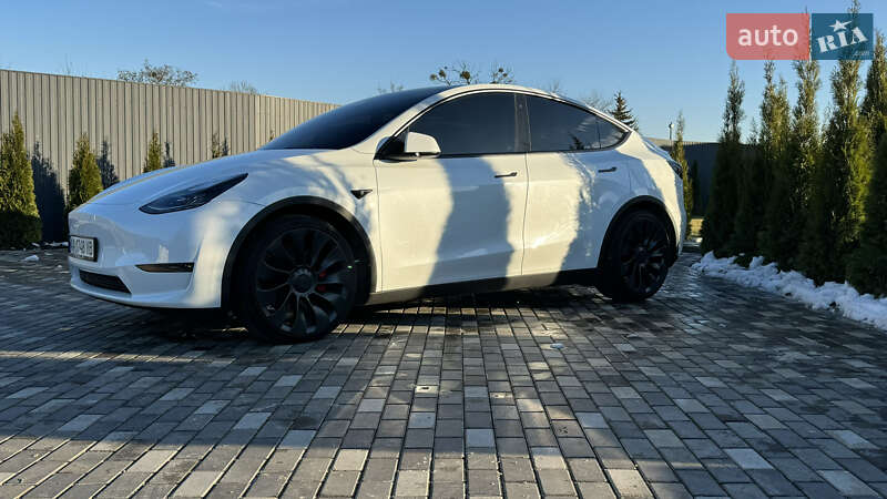 Позашляховик / Кросовер Tesla Model Y 2022 в Києві