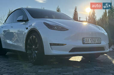 Внедорожник / Кроссовер Tesla Model Y 2022 в Киеве