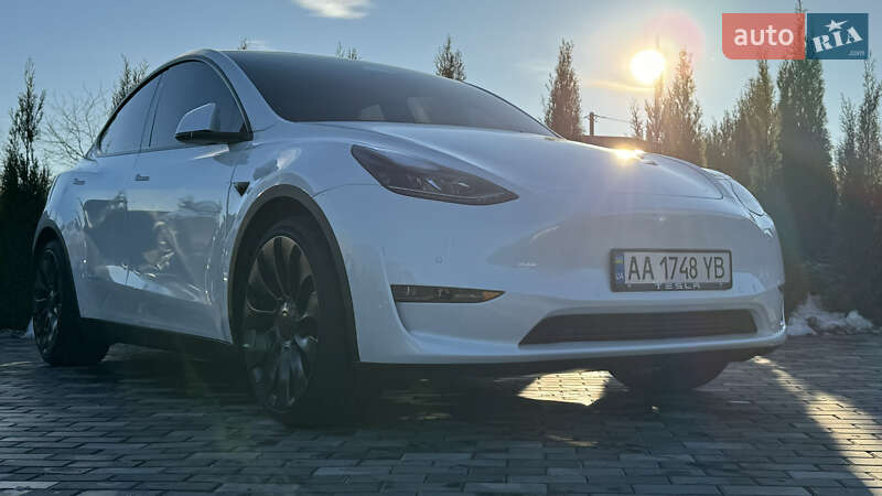 Позашляховик / Кросовер Tesla Model Y 2022 в Києві