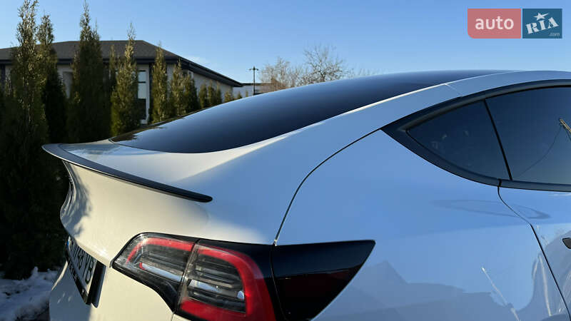 Позашляховик / Кросовер Tesla Model Y 2022 в Києві