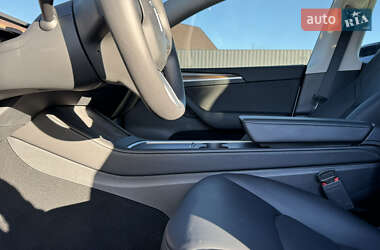 Внедорожник / Кроссовер Tesla Model Y 2022 в Киеве