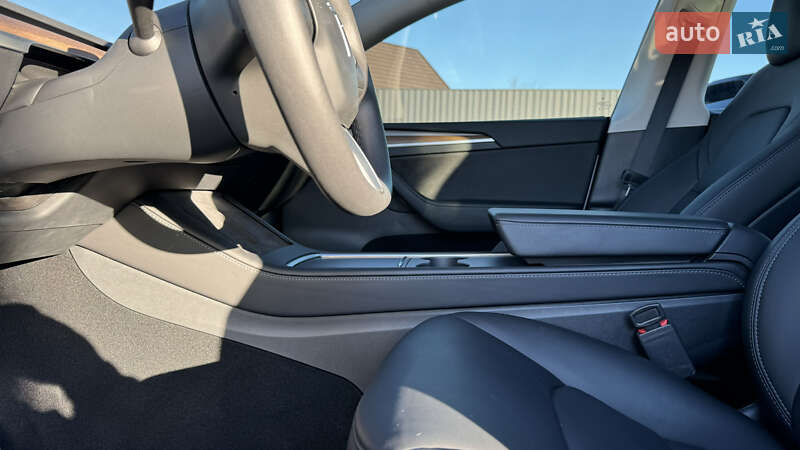 Позашляховик / Кросовер Tesla Model Y 2022 в Києві