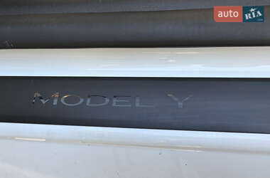 Внедорожник / Кроссовер Tesla Model Y 2022 в Киеве