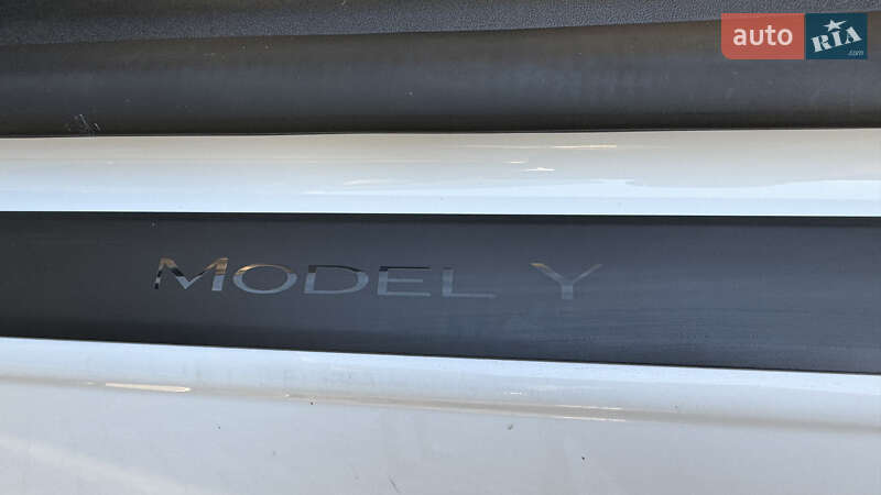 Позашляховик / Кросовер Tesla Model Y 2022 в Києві