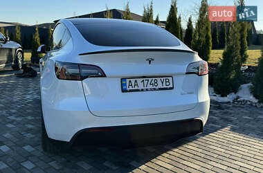 Внедорожник / Кроссовер Tesla Model Y 2022 в Киеве