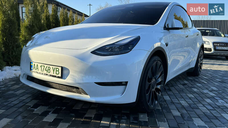 Позашляховик / Кросовер Tesla Model Y 2022 в Києві