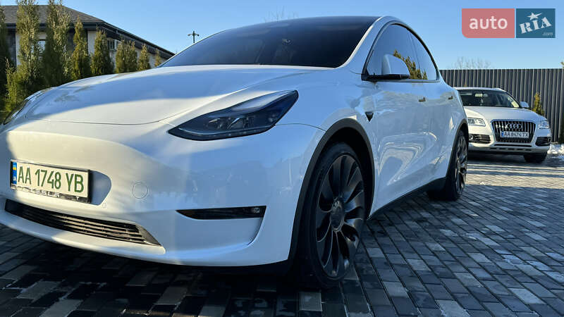 Позашляховик / Кросовер Tesla Model Y 2022 в Києві