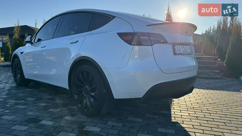 Позашляховик / Кросовер Tesla Model Y 2022 в Києві