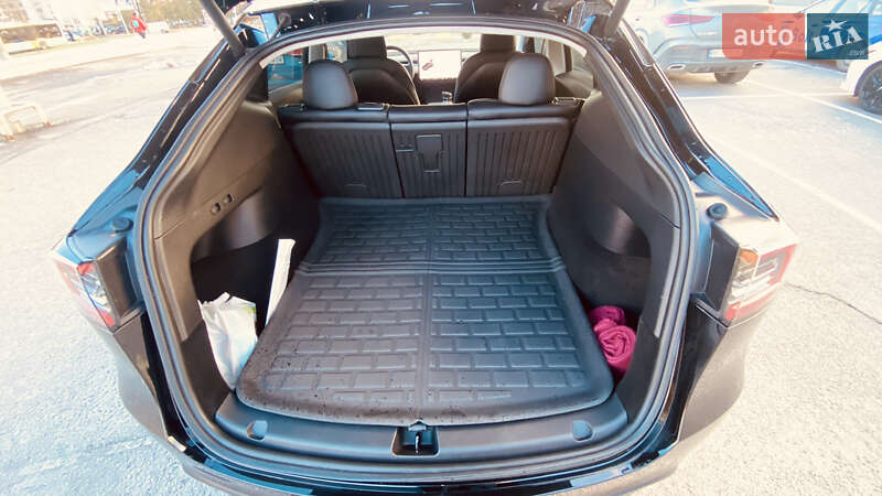 Внедорожник / Кроссовер Tesla Model Y 2022 в Львове