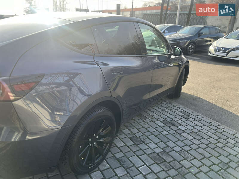 Внедорожник / Кроссовер Tesla Model Y 2023 в Тернополе