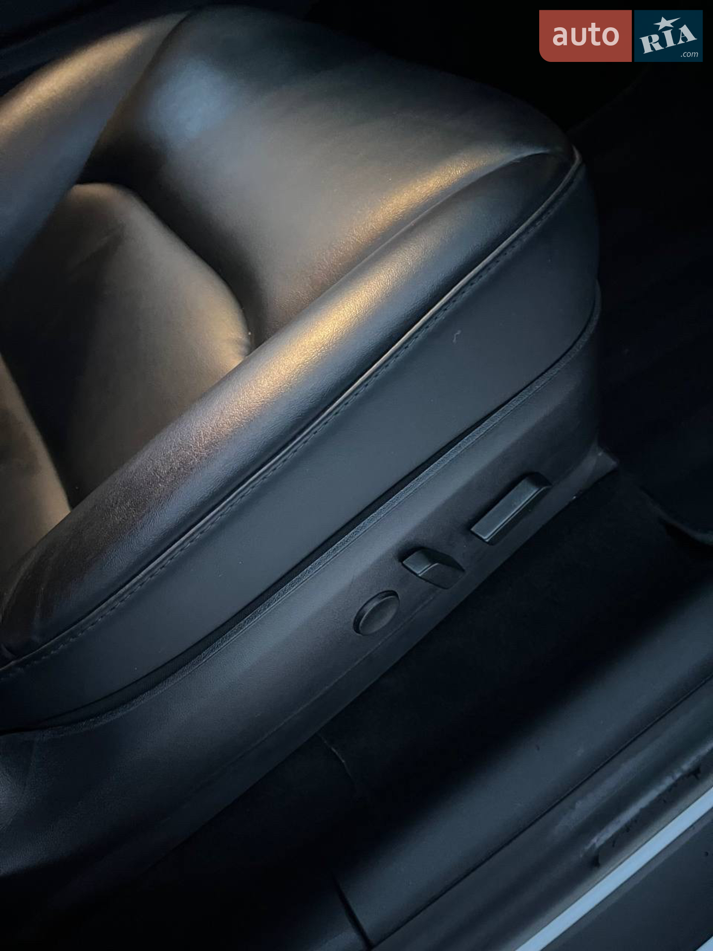 2020 Tesla Model Y - мініатюра 8