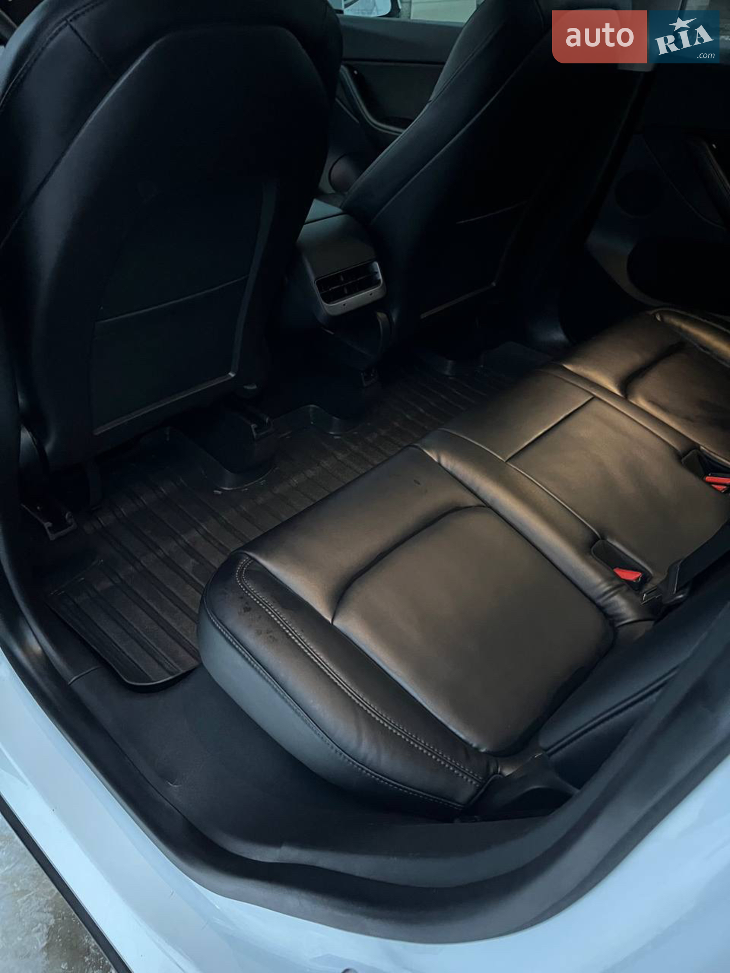 2020 Tesla Model Y - мініатюра 11