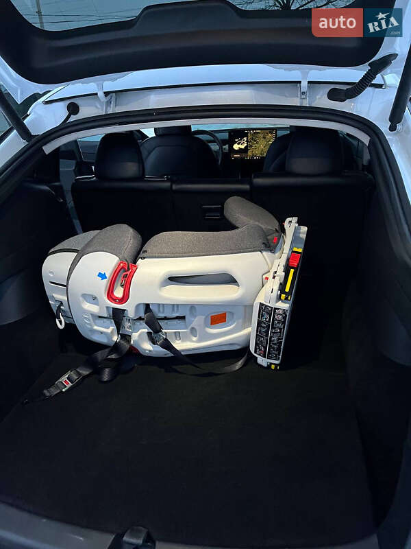 Позашляховик / Кросовер Tesla Model Y 2020 в Косові фото 12 Позашляховик / Кросовер Tesla Model Y 2020 в Косові