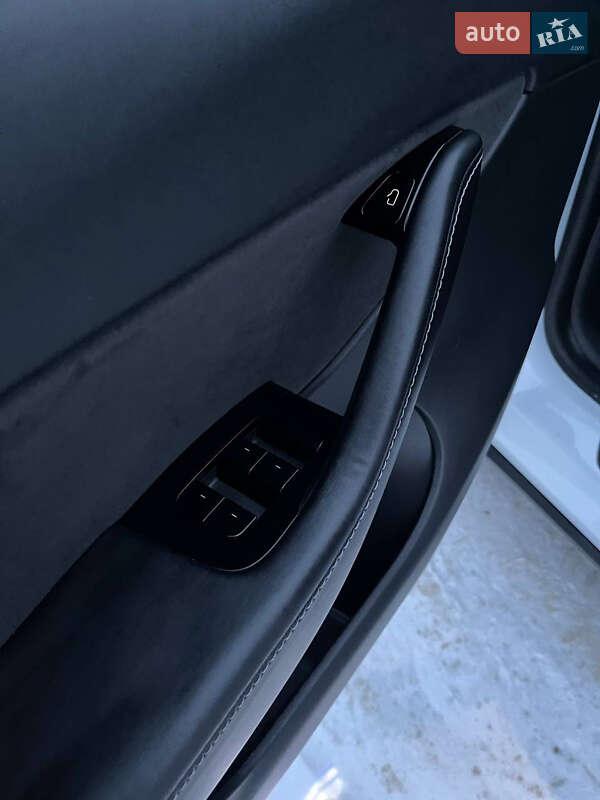 Позашляховик / Кросовер Tesla Model Y 2020 в Косові фото 17 Позашляховик / Кросовер Tesla Model Y 2020 в Косові