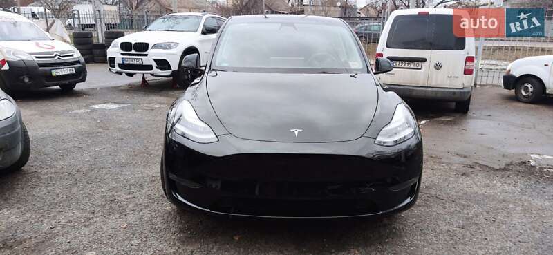 Tesla Model Y 2022