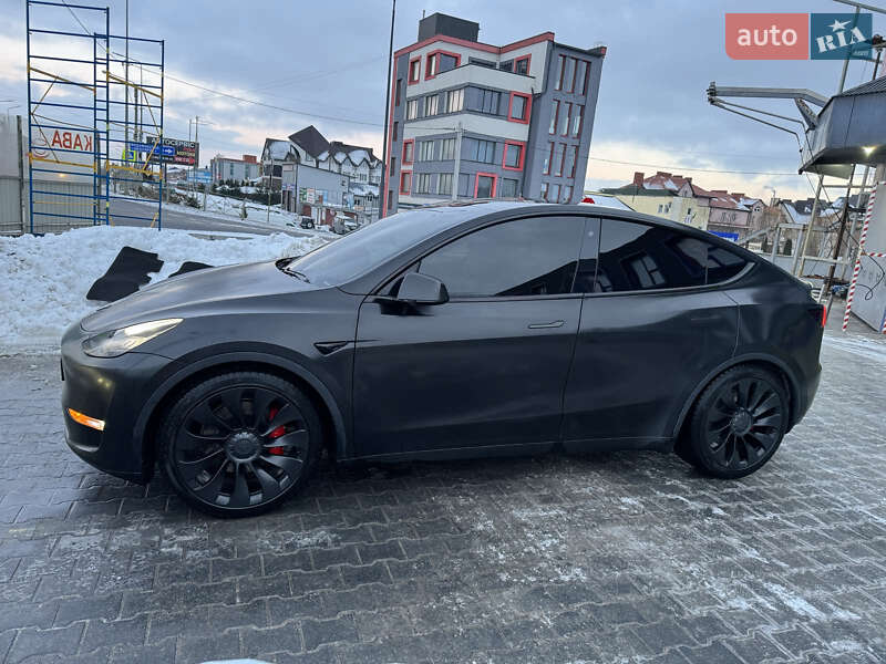 Позашляховик / Кросовер Tesla Model Y 2020 в Тернополі