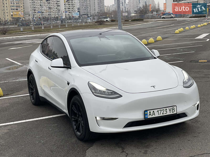 Внедорожник / Кроссовер Tesla Model Y 2020 в Киеве