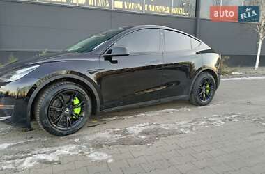 Внедорожник / Кроссовер Tesla Model Y 2021 в 