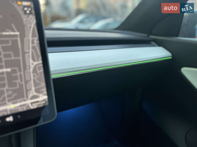 Внедорожник / Кроссовер Tesla Model Y 2020 в Киеве