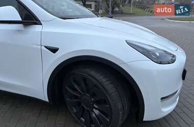 Внедорожник / Кроссовер Tesla Model Y 2023 в Ровно
