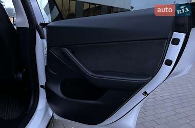 Внедорожник / Кроссовер Tesla Model Y 2023 в Ровно