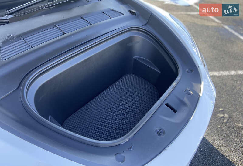 Позашляховик / Кросовер Tesla Model Y 2021 в Самарі