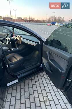 Внедорожник / Кроссовер Tesla Model Y 2021 в Тернополе