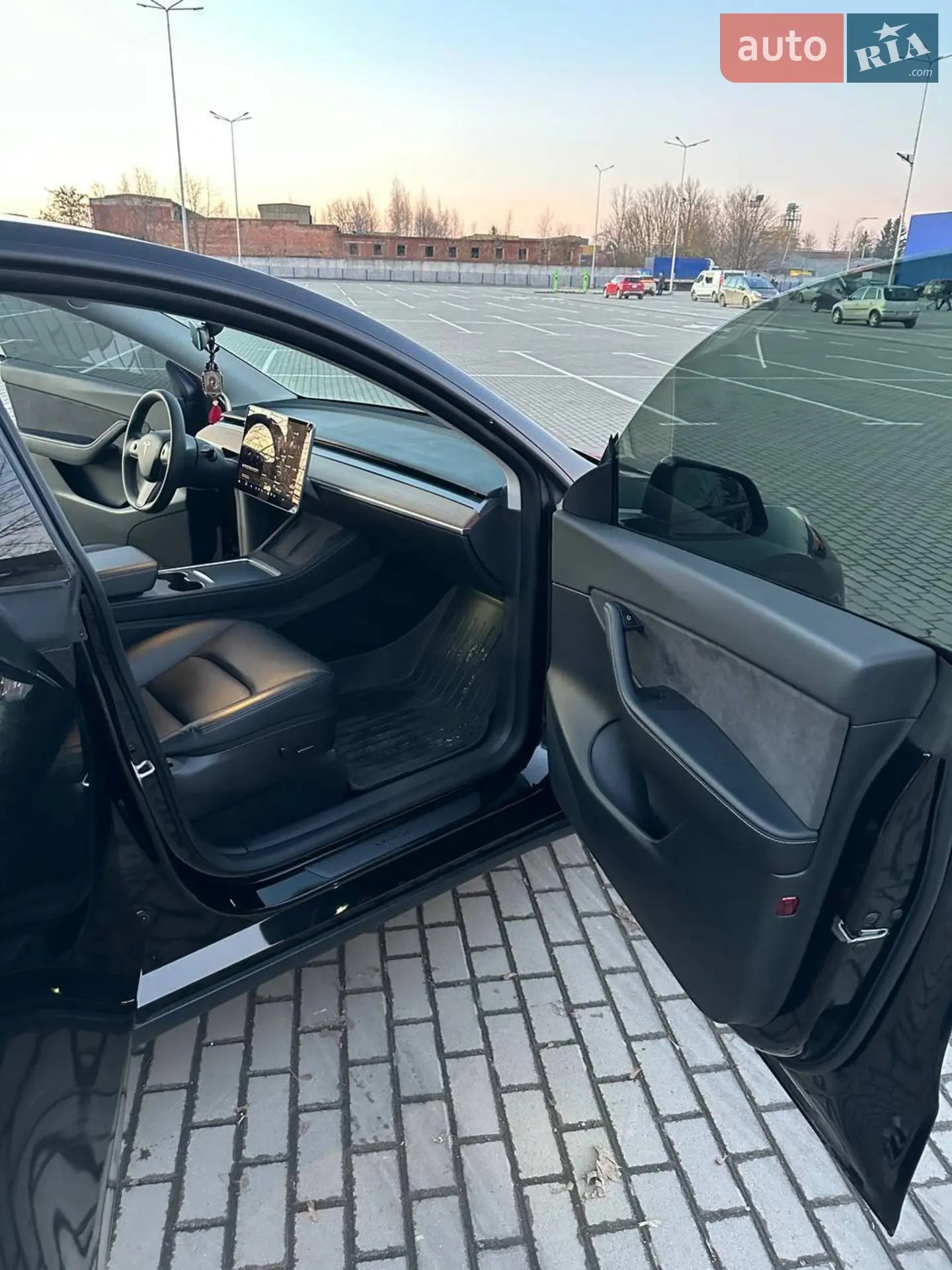 2021 Tesla Model Y - мініатюра 17