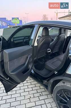 Внедорожник / Кроссовер Tesla Model Y 2021 в Тернополе