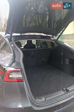 Внедорожник / Кроссовер Tesla Model Y 2022 в Львове