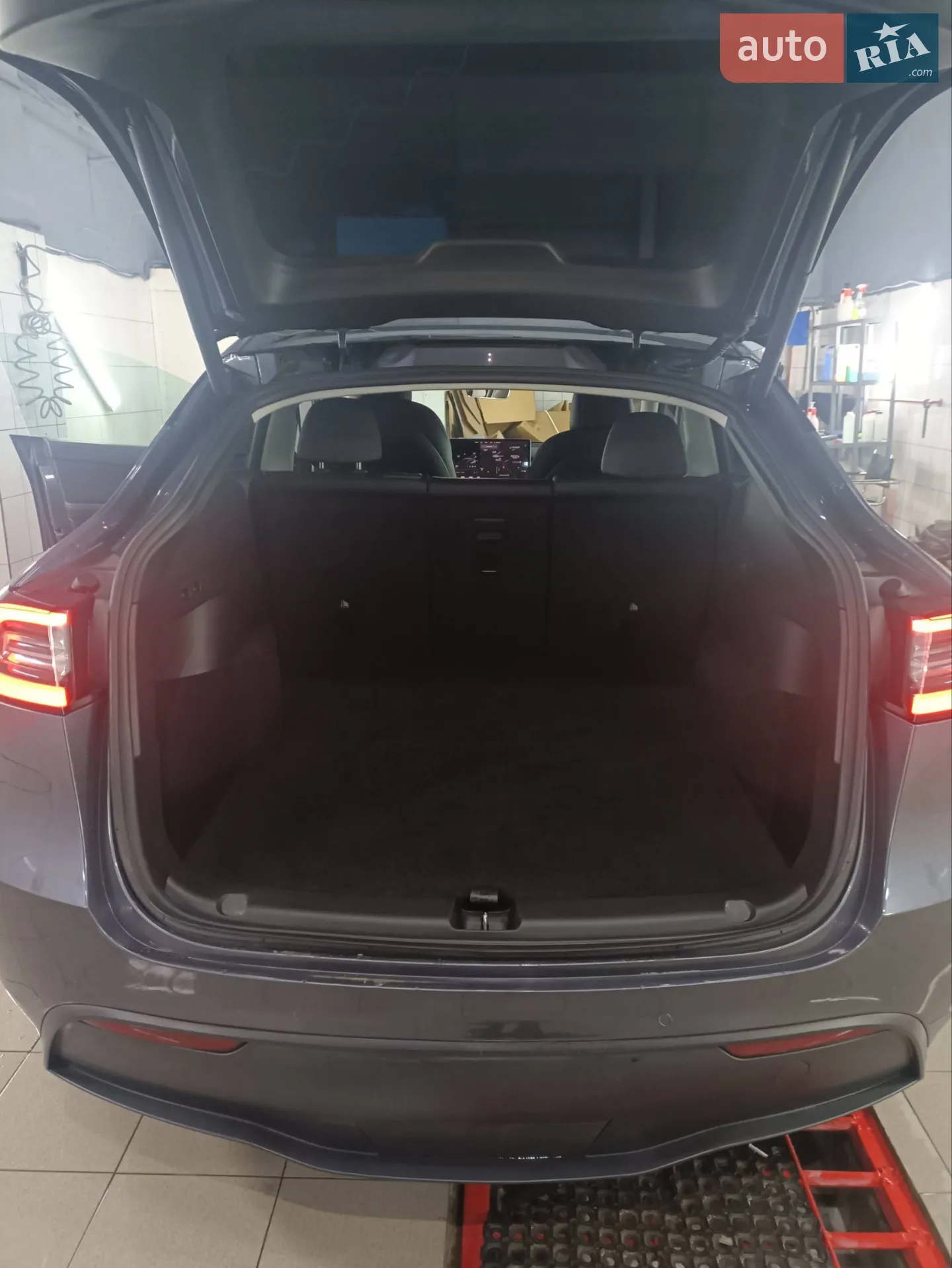 2022 Tesla Model Y - мініатюра 21