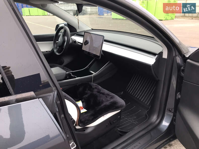 Внедорожник / Кроссовер Tesla Model Y 2020 в Львове