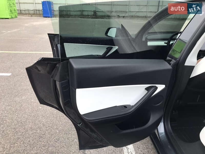 Внедорожник / Кроссовер Tesla Model Y 2020 в Львове