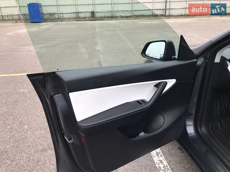 Внедорожник / Кроссовер Tesla Model Y 2020 в Львове