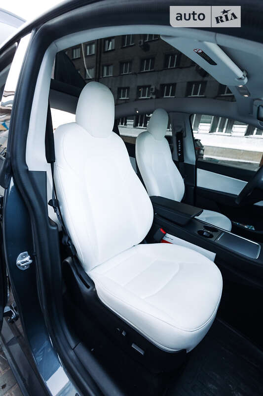 Внедорожник / Кроссовер Tesla Model Y 2020 в Днепре