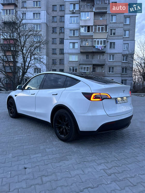 Внедорожник / Кроссовер Tesla Model Y 2022 в Киеве
