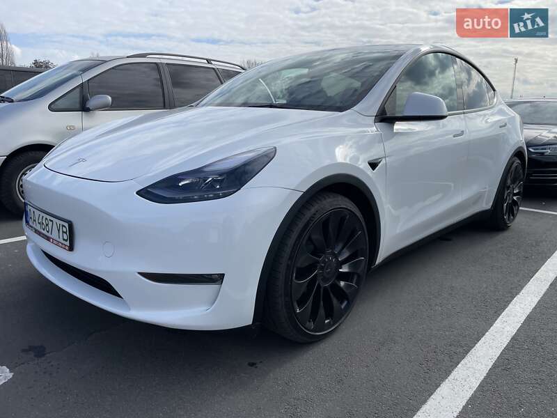 Внедорожник / Кроссовер Tesla Model Y 2023 в Киеве