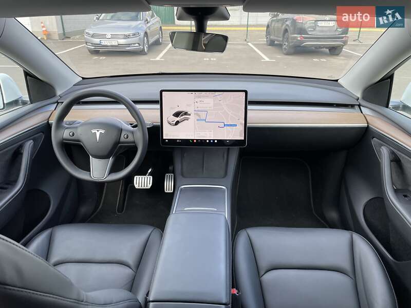 Внедорожник / Кроссовер Tesla Model Y 2023 в Киеве