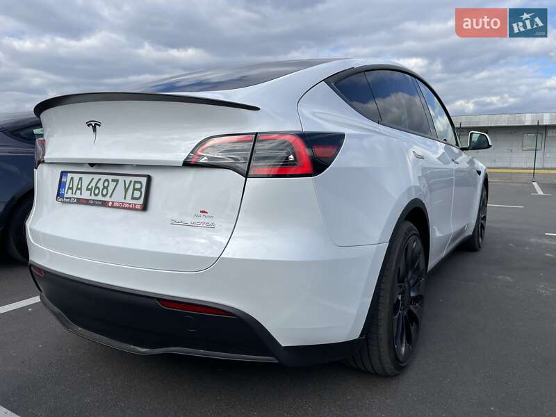 Внедорожник / Кроссовер Tesla Model Y 2023 в Киеве